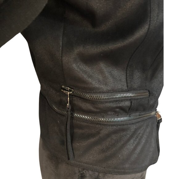 Pookie and Sebastian - Picture 2 of 10